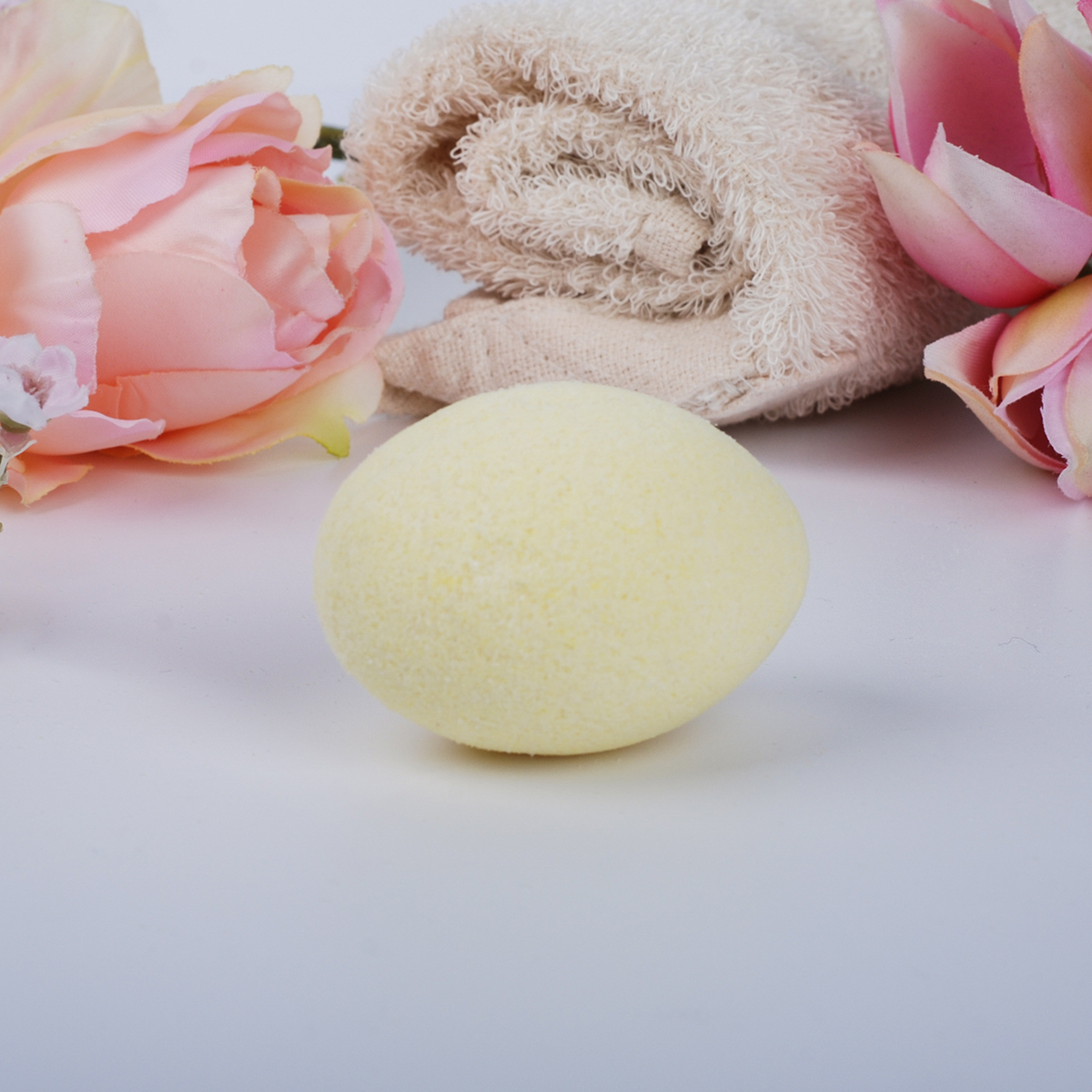 Badefee bath bomb “SprudelEi” 